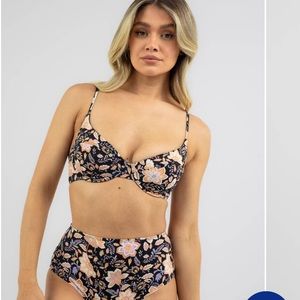 Billabong size M bikini set, NWT